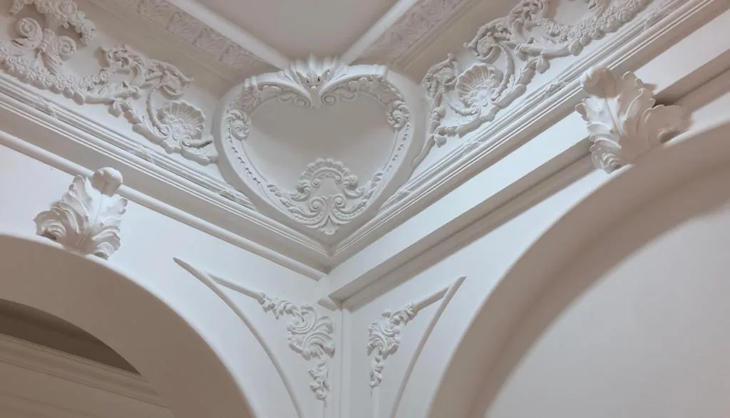 Subtle Pearlescent Limestone Wall Wash