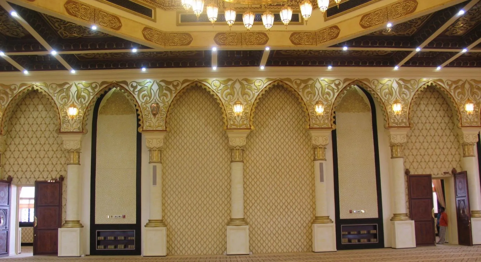 Seamless Marble-Dust Wall Stucco Application